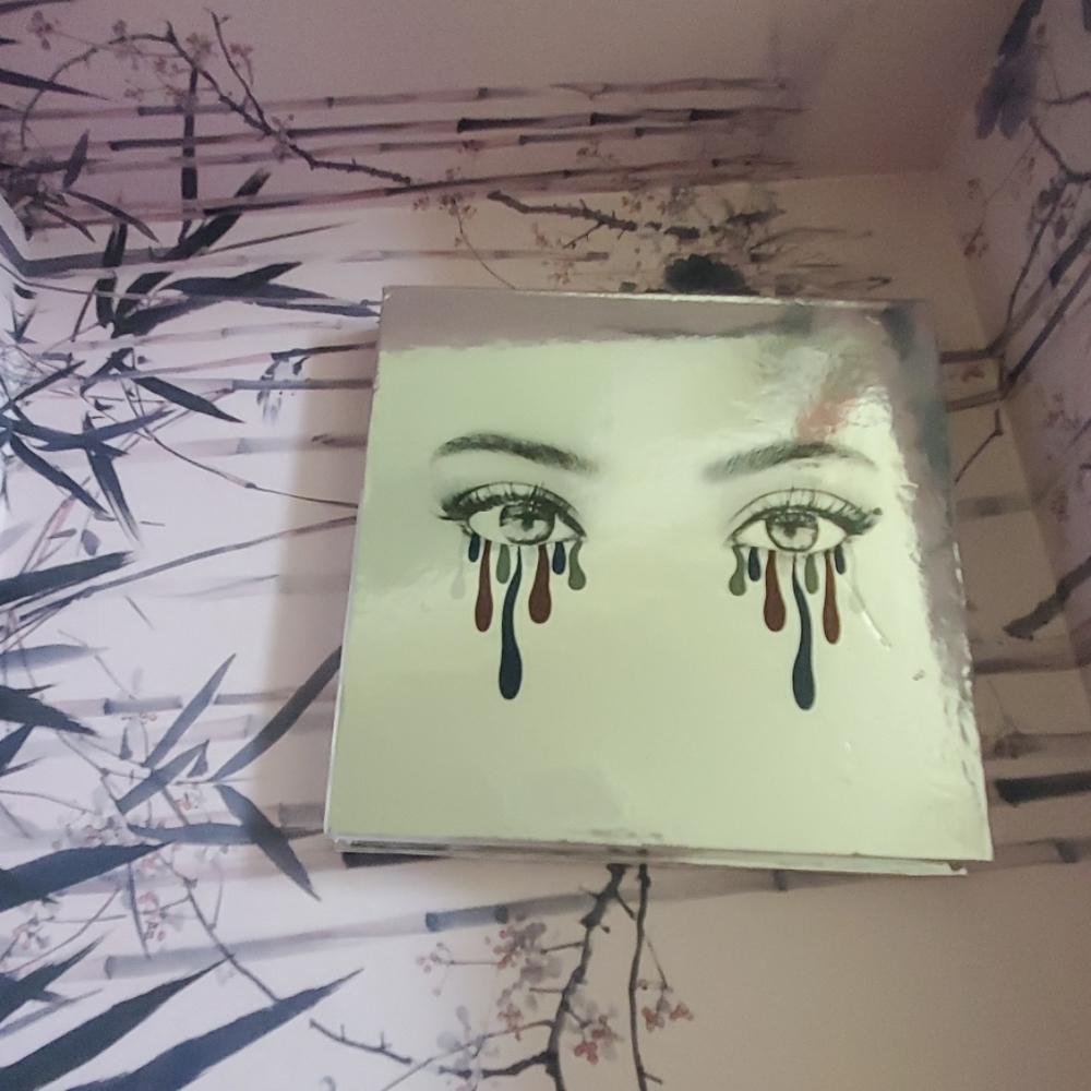 Kylie holiday pallet 2016